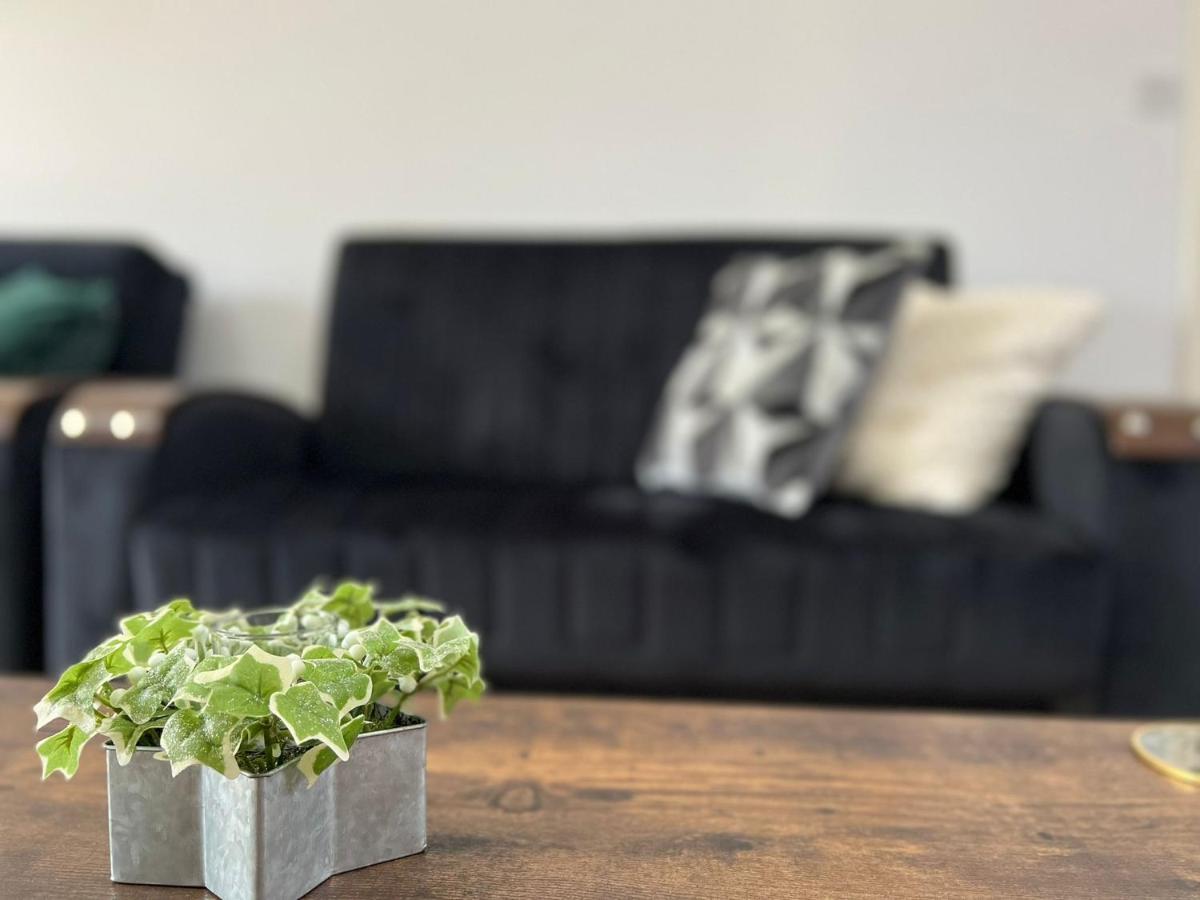 Boleyn Avenue By Incredible Stay Peterborough Bagian luar foto